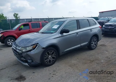 2018 Mitsubishi Outlander Es z USA, uszkodzony, nr VIN JA4AZ3A36JZ042040